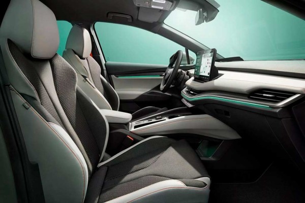 Чехи официально представили компактный электрический кроссовер Skoda Elroq