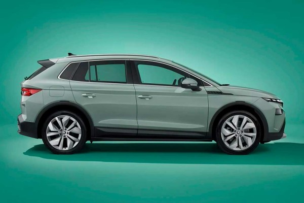 Чехи официально представили компактный электрический кроссовер Skoda Elroq