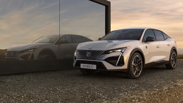 Представлен электрический кросс-лифтбек Peugeot E-408 Представлен электрический кросс-лифтбек Peugeot E-408