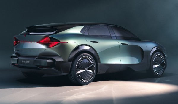 Renault Embleme: эффектный дизайн и задний привод Renault Embleme: эффектный дизайн и задний привод