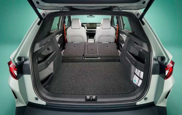 Чехи официально представили компактный электрический кроссовер Skoda Elroq