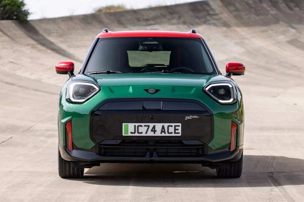 Для кроссовера MINI Aceman стала доступна драйверская версия JCW Для кроссовера MINI Aceman стала доступна драйверская версия JCW