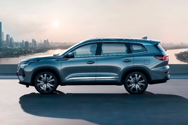 В Петербурге начался выпуск полноприводного трехрядного кроссовера Xcite X-Cross 8 В Петербурге начался выпуск полноприводного трехрядного кроссовера Xcite X-Cross 8