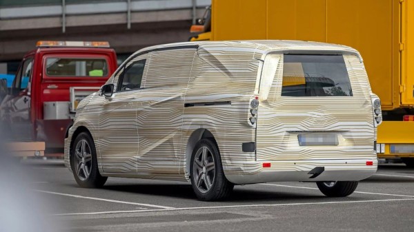 Будущие вэны Mercedes-Benz V-класса и Vito показаны в камуфляже Будущие вэны Mercedes-Benz V-класса и Vito показаны в камуфляже