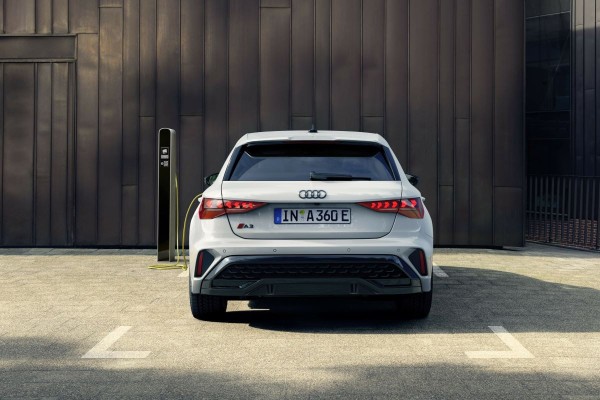 В обновленном семействе Audi A3 появились подзаряжаемые версии В обновленном семействе Audi A3 появились подзаряжаемые версии