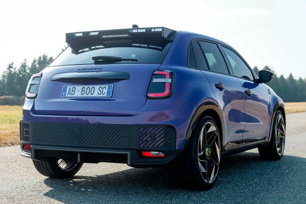 Abarth 600e: электрический паркетник оказался самым мощным автомобилем марки Abarth 600e: электрический паркетник оказался самым мощным автомобилем марки