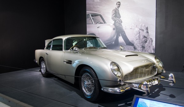 Aston Martin DB12 Goldfinger: юбилейная версия в честь Джеймса Бонда Aston Martin DB12 Goldfinger: юбилейная версия в честь Джеймса Бонда