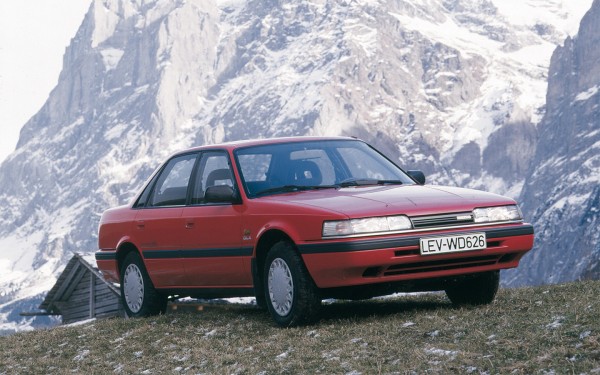 
            От ГАЗ до Mazda. На каких машинах ездил легендарный футболист Лев Яшин
        