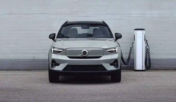 Дайджест дня: лунный Spectre, будущий Renault 4 и другие события индустрии Дайджест дня: лунный Spectre, будущий Renault 4 и другие события индустрии