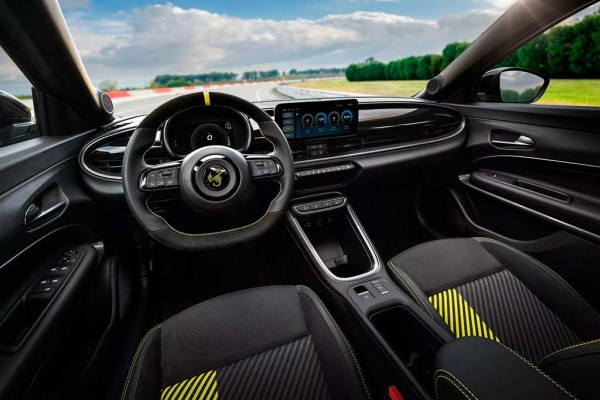 Abarth 600e: электрический паркетник оказался самым мощным автомобилем марки Abarth 600e: электрический паркетник оказался самым мощным автомобилем марки