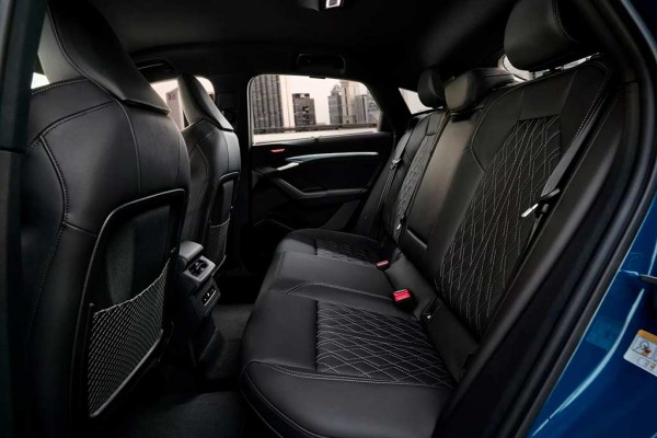 Немцы представили купеобразный электрический кроссовер Audi Q6 Sportback e-tron Немцы представили купеобразный электрический кроссовер Audi Q6 Sportback e-tron