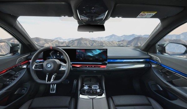 Дилер привез в Россию 600-сильный электрический BMW i5 M60. Известна цена Дилер привез в Россию 600-сильный электрический BMW i5 M60. Известна цена