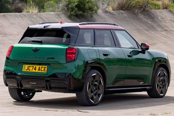 Для кроссовера MINI Aceman стала доступна драйверская версия JCW Для кроссовера MINI Aceman стала доступна драйверская версия JCW