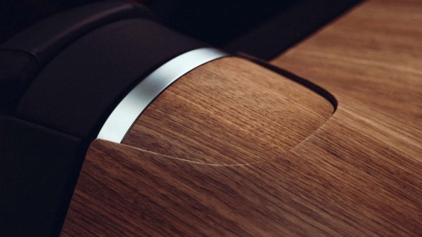 Эта "деревянная" версия итальянского Ferrari Roma выглядит очень хорошо