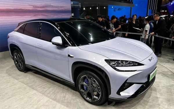 «Будет как в России, но не сразу». Когда китайцы завоюют авторынок Европы
«Будет как в России, но не сразу». Когда китайцы завоюют авторынок Европы