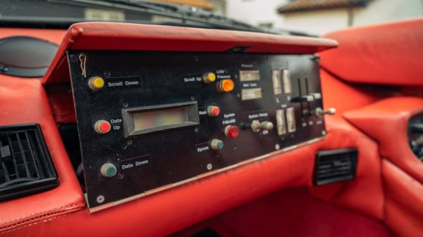 Какую из экспериментальных технологий Формулы-1 получил классический Lotus Esprit Turbo Какую из экспериментальных технологий Формулы-1 получил классический Lotus Esprit Turbo