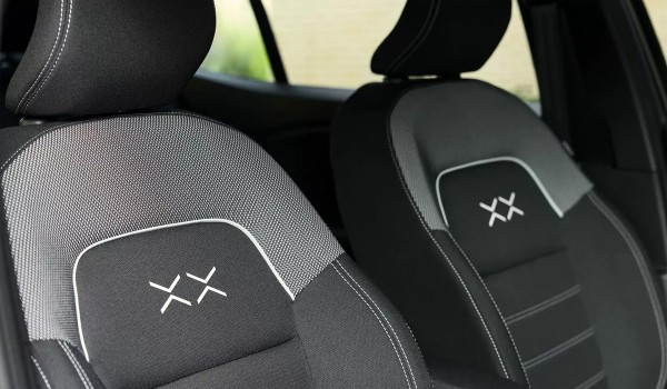 Компания Dacia выпустила специальную версию бюджетника Logan Компания Dacia выпустила специальную версию бюджетника Logan