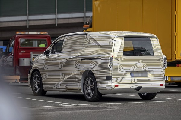 Mercedes готовит второй этап тестов фургона на новой платформе. Первые фото Mercedes готовит второй этап тестов фургона на новой платформе. Первые фото