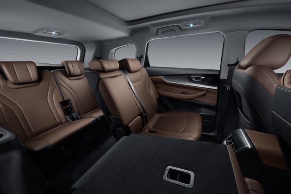 Угроза для «Москвич 8»: марка Xcite представила X-Cross 8