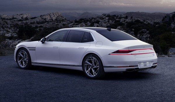 В РФ прибыл новый Genesis дороже Audi А8 и BMW 7-er В РФ прибыл новый Genesis дороже Audi А8 и BMW 7-er