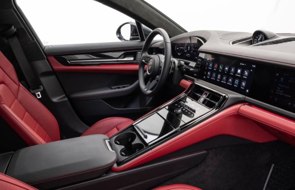 В России продают гибридный Porsche Panamera с «умной» подвеской В России продают гибридный Porsche Panamera с «умной» подвеской