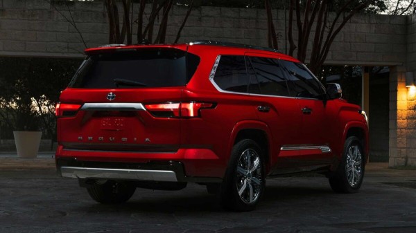 В Россию привезли один из самых долговечных внедорожников Toyota В Россию привезли один из самых долговечных внедорожников Toyota