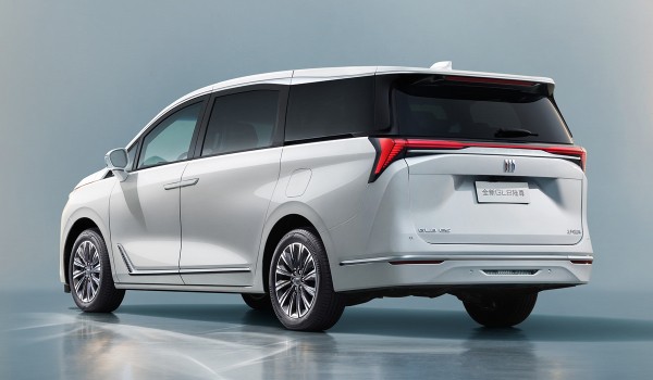 Минивэн Buick GL8 ES: масштабный рестайлинг и гибридная версия Минивэн Buick GL8 ES: масштабный рестайлинг и гибридная версия