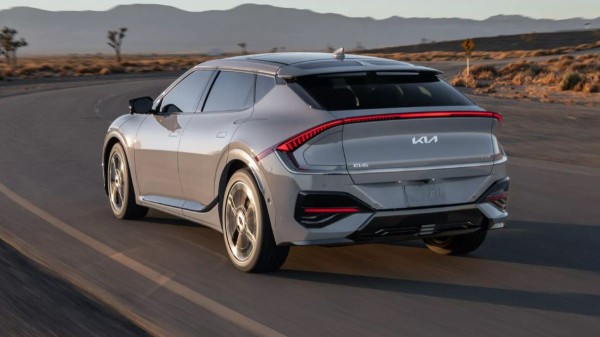 Обновленный электромобиль Kia EV6 GT стал мощнее Обновленный электромобиль Kia EV6 GT стал мощнее