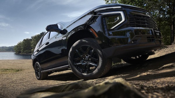 Внедорожники Chevrolet Tahoe и GMC Yukon стали четырехцилиндровыми Внедорожники Chevrolet Tahoe и GMC Yukon стали четырехцилиндровыми