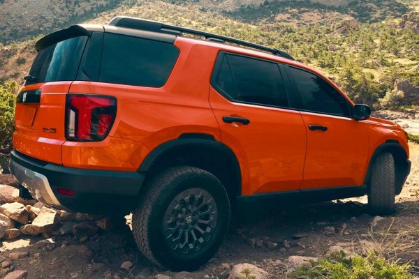 Кроссовер Honda Passport в новом кузове получил строгую внедорожную внешность Кроссовер Honda Passport в новом кузове получил строгую внедорожную внешность