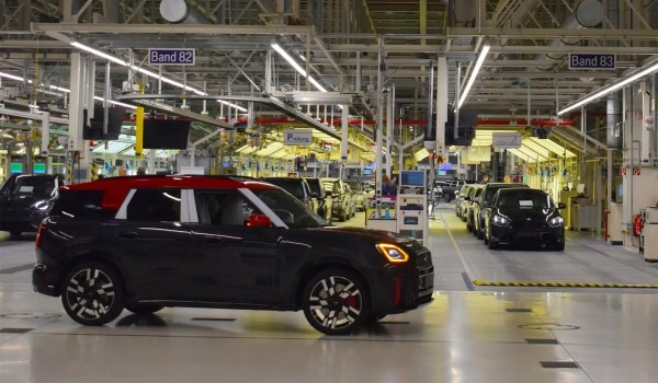 Дайджест дня: Range Rover со статуей, калужский Haval и другие события индустрии