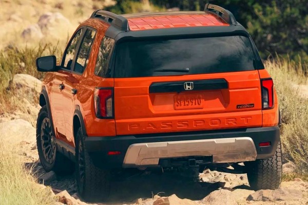 Кроссовер Honda Passport в новом кузове получил строгую внедорожную внешность Кроссовер Honda Passport в новом кузове получил строгую внедорожную внешность