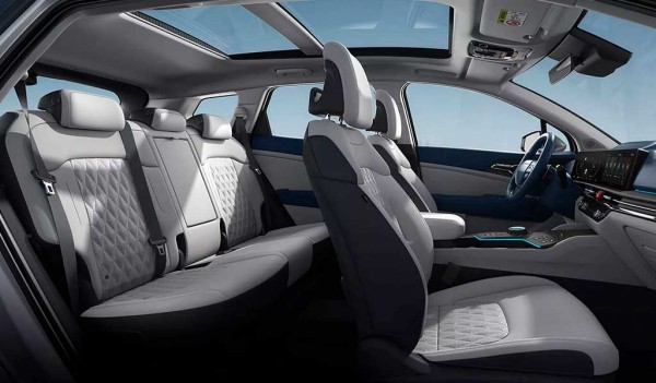 Обновленный KIA Sportage получил более строгую и презентабельную внешность Обновленный KIA Sportage получил более строгую и презентабельную внешность