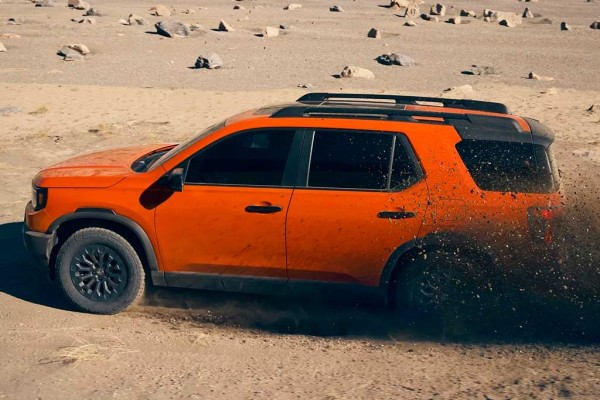 Кроссовер Honda Passport в новом кузове получил строгую внедорожную внешность Кроссовер Honda Passport в новом кузове получил строгую внедорожную внешность