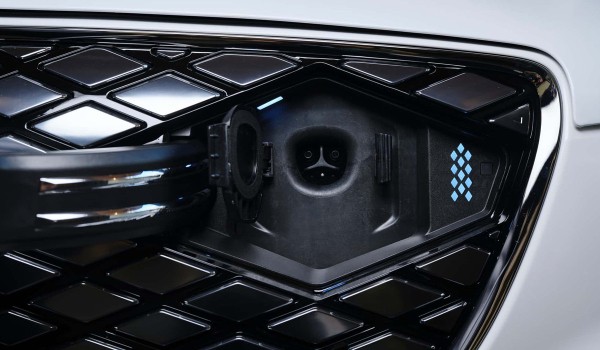 Обновленный Genesis Electrified GV70 станет дальнобойнее Обновленный Genesis Electrified GV70 станет дальнобойнее