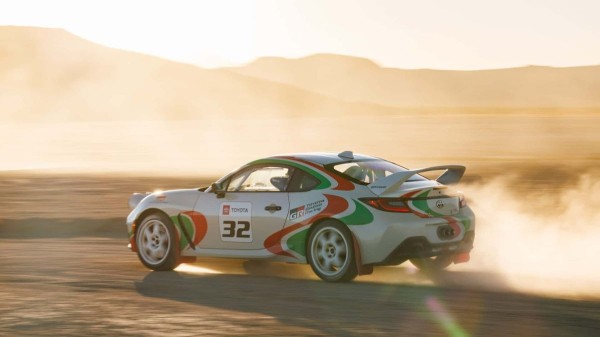 Показано полноприводное турбокупе Toyota GR86 Rally Legacy Показано полноприводное турбокупе Toyota GR86 Rally Legacy