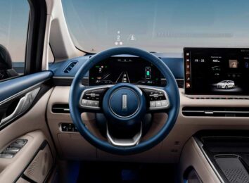 Компания Great Wall привезла в Россию дорогой гибридный минивэн Wey 80 Компания Great Wall привезла в Россию дорогой гибридный минивэн Wey 80