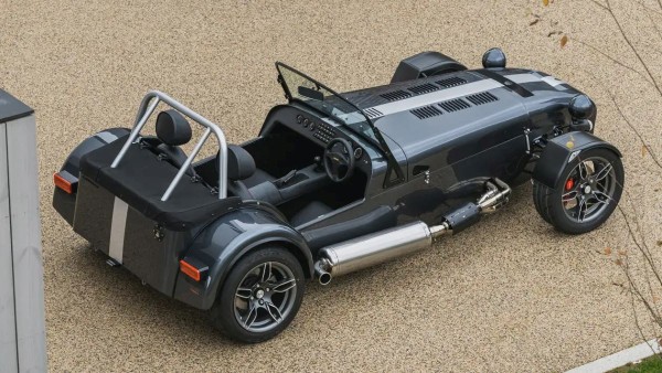 Экстремальный Caterham Seven CSR Twenty отпраздновал юбилей серии Экстремальный Caterham Seven CSR Twenty отпраздновал юбилей серии