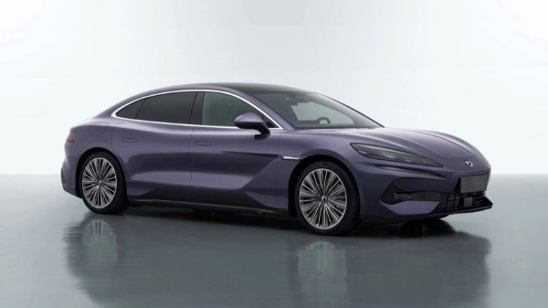 Представительский седан Denza Z9 показал роскошный интерьер Представительский седан Denza Z9 показал роскошный интерьер