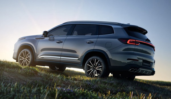 Петербургский кроссовер Xcite X-Cross 8: старт продаж и цены