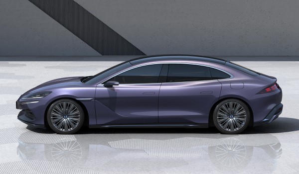 Представительский седан Denza Z9 показал роскошный интерьер Представительский седан Denza Z9 показал роскошный интерьер