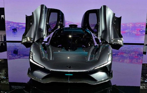 Geely и Baidu показали концептуальный электрический гиперкар Jiyue Robo X Geely и Baidu показали концептуальный электрический гиперкар Jiyue Robo X