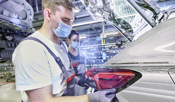 Дайджест дня: электрический AMG-кроссовер, Nissan в кризисе и другие события индустрии Дайджест дня: электрический AMG-кроссовер, Nissan в кризисе и другие события индустрии