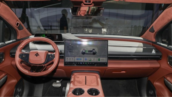 Новинки из Китая: Чем удивил 22-й автосалон в Гуанчжоу Новинки из Китая: Чем удивил 22-й автосалон в Гуанчжоу