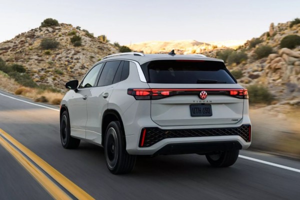 Прошла премьера нового Volkswagen Tiguan. Авто официально сняли на фото Прошла премьера нового Volkswagen Tiguan. Авто официально сняли на фото