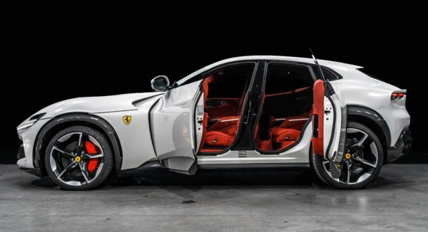 ТОП-10 самых дорогих автомобилей в РФ возглавил невероятный родстер Bugatti ТОП-10 самых дорогих автомобилей в РФ возглавил невероятный родстер Bugatti