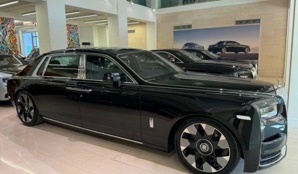 ТОП-10 самых дорогих автомобилей в РФ возглавил невероятный родстер Bugatti ТОП-10 самых дорогих автомобилей в РФ возглавил невероятный родстер Bugatti