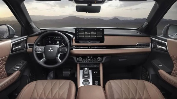 В Европе презентовали новый Mitsubishi Outlander PHEV в версии First Edition В Европе презентовали новый Mitsubishi Outlander PHEV в версии First Edition