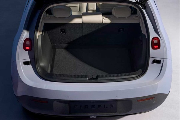 Китайцы из Nio представили бюджетный электрический хэтчбек Firefly