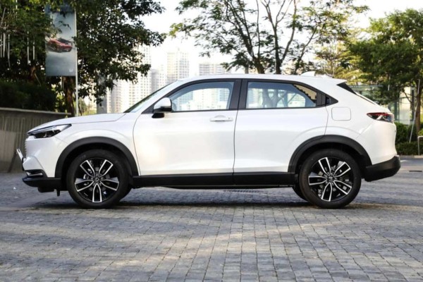 До России официально добрался кроссовер Honda Vezel второго поколения До России официально добрался кроссовер Honda Vezel второго поколения